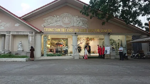 Chi tiết decor tinh xảo tại trung tâm tiệc cưới Mon Ami