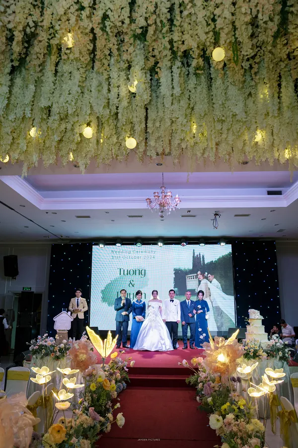 Hệ thống màn hình LED khổ lớn tại nhà hàng tiệc cưới Vita