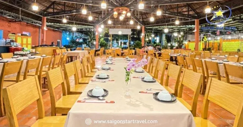 Không gian Năm Dư