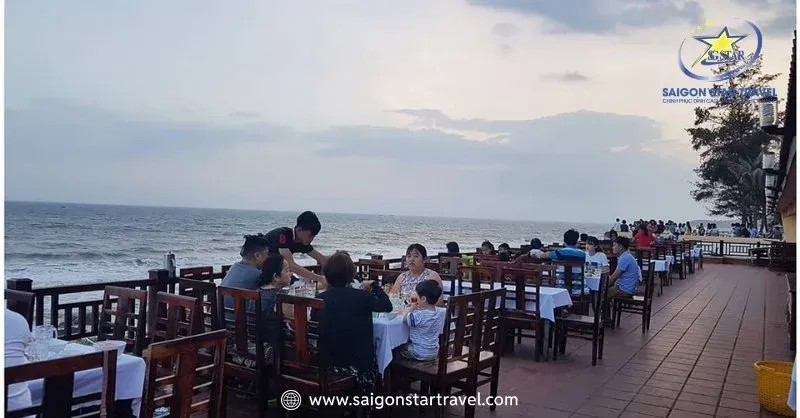 Khu vực ngoài trời tại Cây Bàng