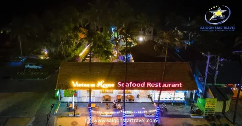 Không gian nhà hàng Vietnam Home