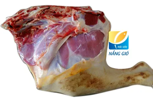 Nguyên liệu thịt đùi dê tươi ngon chuẩn bị cho món hầm ngũ vị
