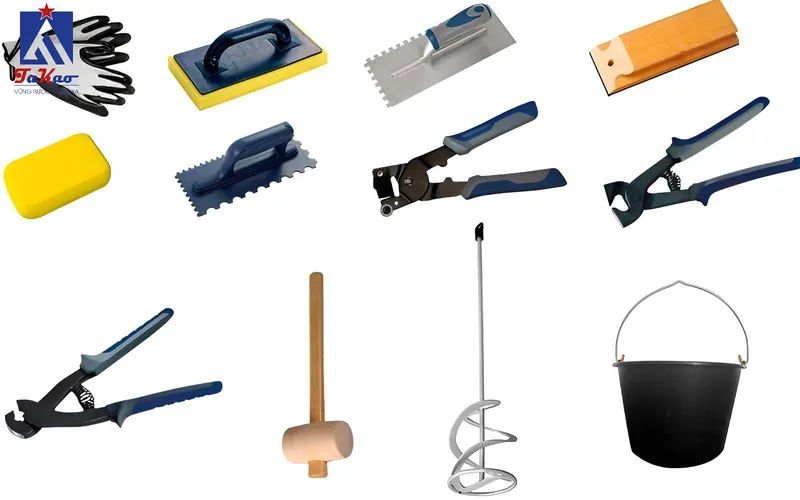 Dụng cụ ốp lát gạch chuyên dụng bao gồm bay răng cưa, máy cắt, thước laser và các công cụ đo đạc chính xác