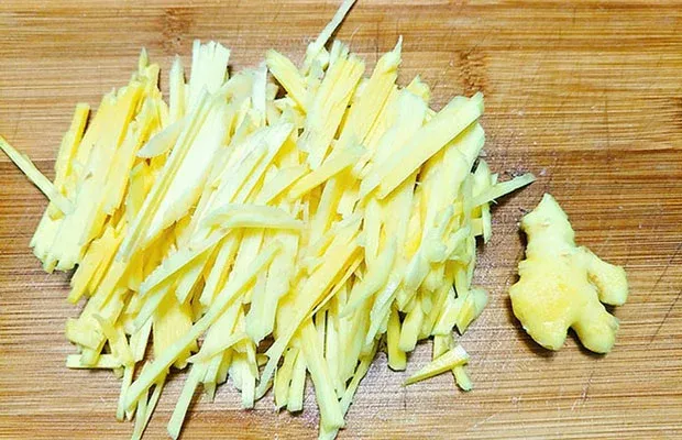 Sơ chế cà chua và các loại rau thơm