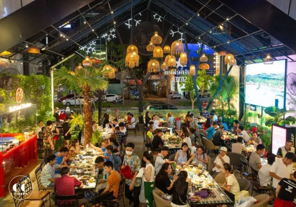 Nhà hàng Cỗ Garden lúc nào cũng đông khách vào dịp cuối tuần