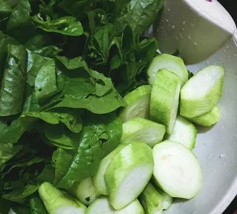 Canh rau mồng tơi nấu tôm khô