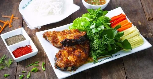 Cá lăng nướng than thơm nức đặc sản vùng đất Tây Nguyên