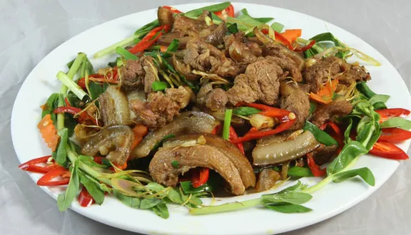 Không gian và bảng hiệu của Mộc Quán tại đường 58 - Một địa chỉ quen thuộc của giới sành ăn