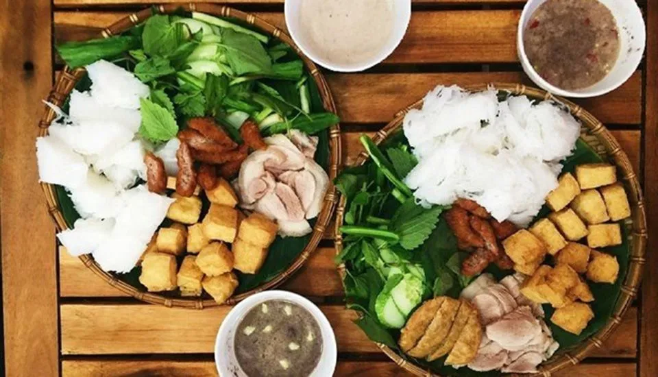 Bún đậu mắm tôm đầy đủ topping