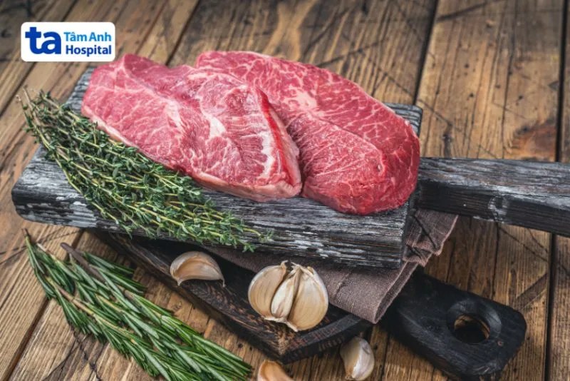 bi-gay-xuong-co-nen-an-thit-bo-khong