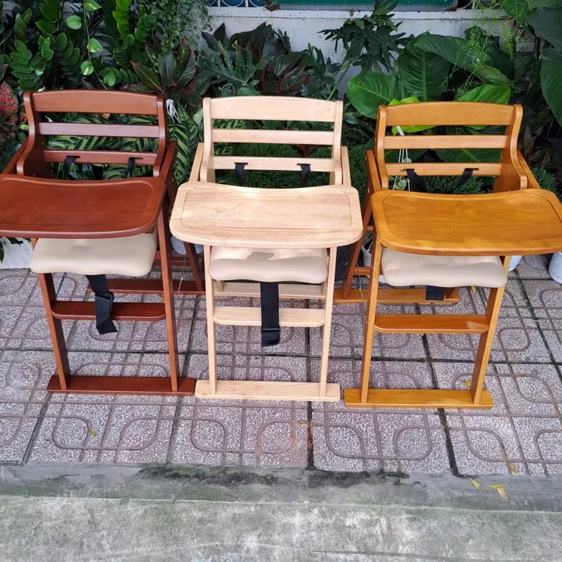 Ghế trẻ em nhà hàng với thiết kế an toàn, phù hợp cho bé ngồi ăn cùng gia đình