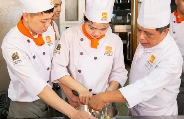 Giảng viên giàu kinh nghiệm trực tiếp đứng lớp