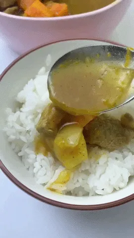 Thành phẩm món cà ri thịt heo với màu sắc bắt mắt và hương vị đậm đà hấp dẫn