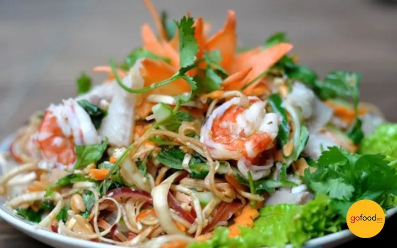 Gỏi hải sản bắp chuối