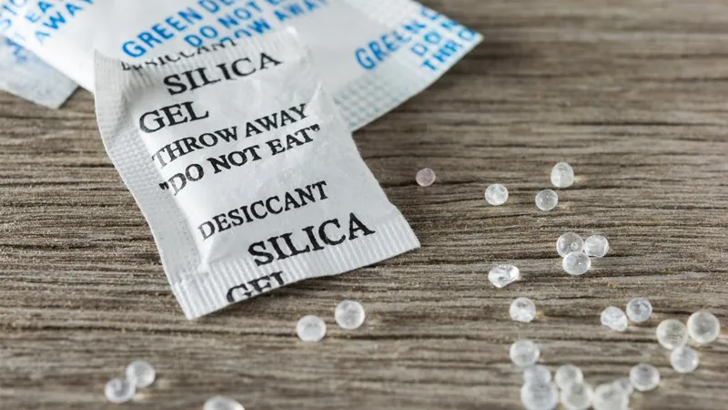 Sử dụng gói hút ẩm để bảo quản thịt khô