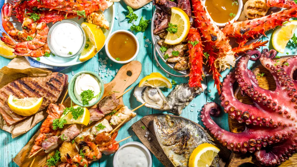 Hải sản nướng dã ngoại với đa dạng nguyên liệu