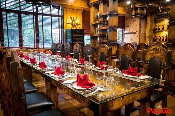 Hầm Rượu Vang Wine & Wood với phong cách Địa Trung Hải