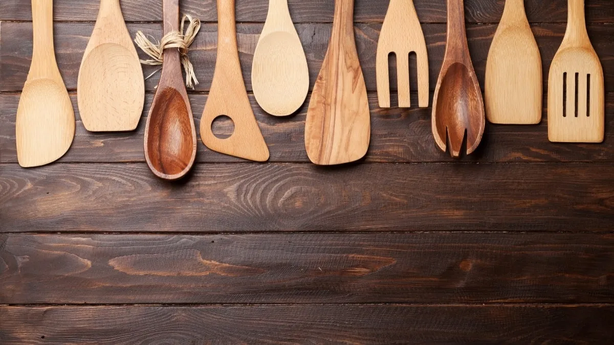 Hình nền PowerPoint chủ đề nhà bếp và dụng cụ nấu ăn đơn giản