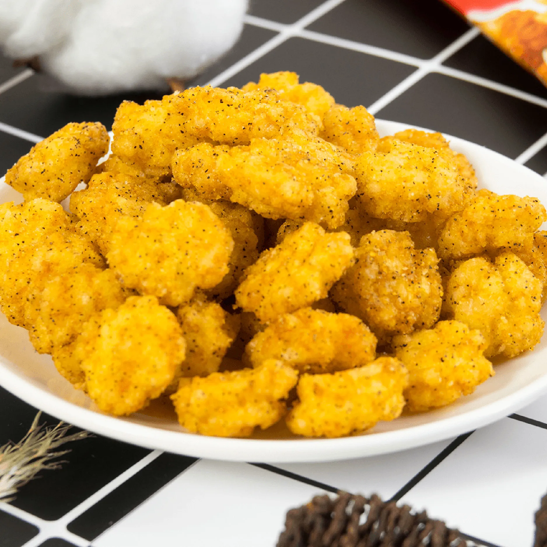 Cận cảnh bánh gạo mini Want Want Got Rice vị nước tương và rong biển