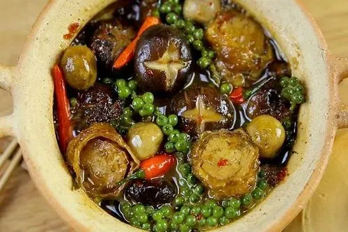 Nấm kho tiêu chay truyền thống là một trong các món chay ngon dễ làm, nhanh chóng.