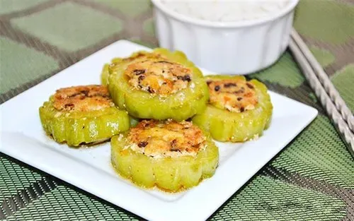 Khổ qua nhồi kho chay là một trong các món chay ngon dễ làm với hương vị đậm đà, độc đáo.