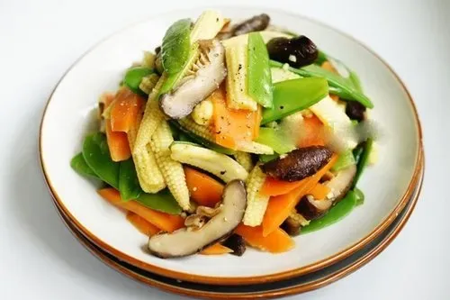 Món kho chay thập cẩm siêu ngon và nhiều dinh dưỡng là một trong các món chay ngon dễ làm, đậm đà hương vị.