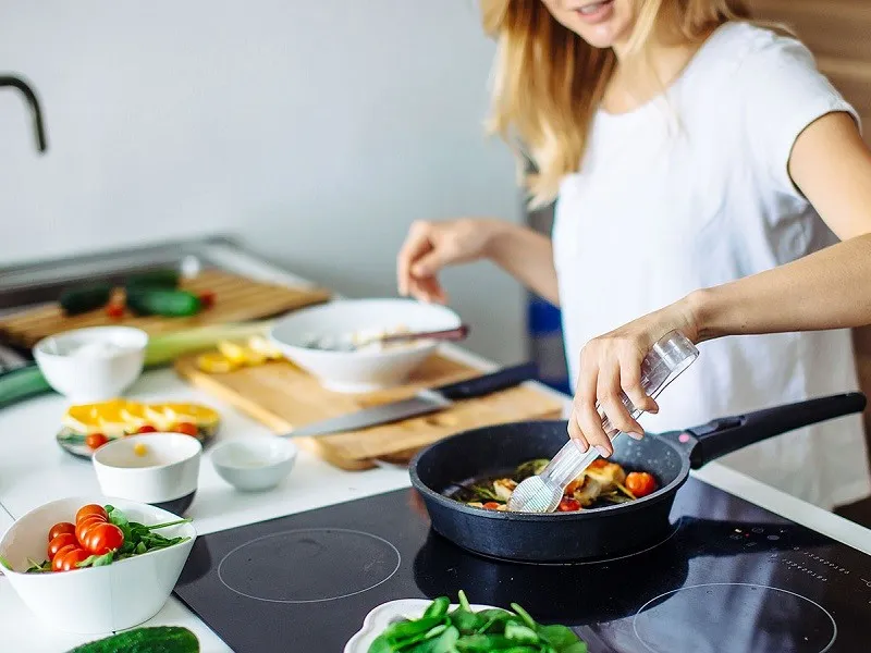 Nấu món đơn giản khi mới học