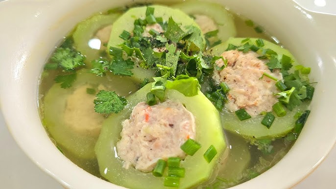 canh bầu nấu tôm thịt thơm ngon thanh mát chuẩn vị