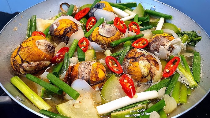 Cách Nấu Lẩu Trứng Vịt Lộn Với Bầu Thơm Ngon, Đậm Đà Chuẩn Vị