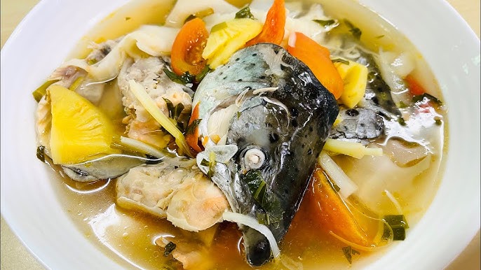 Cách Làm Đầu Cá Hồi Nấu Măng Chua Thơm Ngon Chuẩn Vị