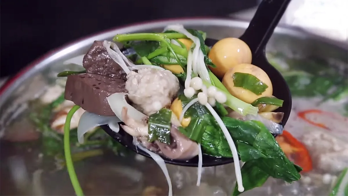 Cách nấu lẩu trứng gà non thơm ngon khó cưỡng
