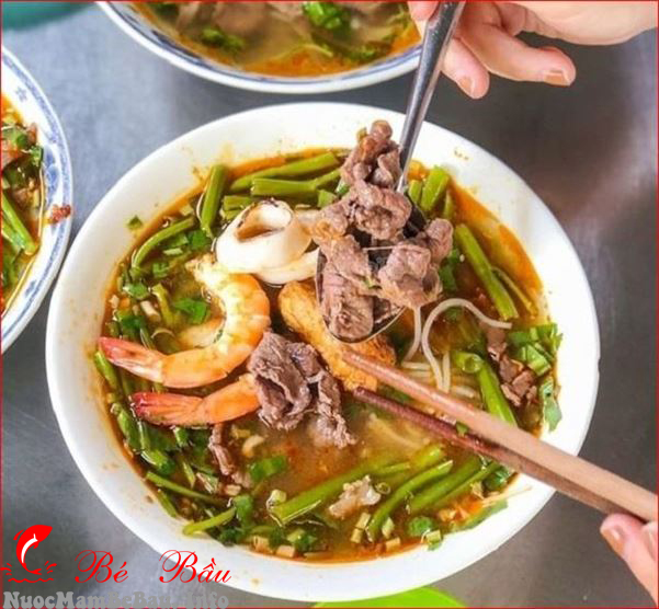Hướng Dẫn Chi Tiết Cách Nấu Bún Hải Sản Chua Cay Ngon Chuẩn Vị