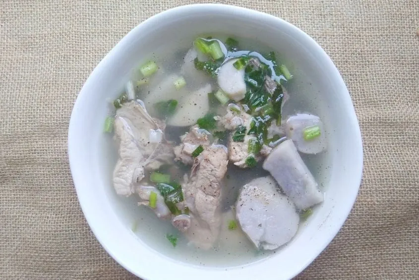 Canh khoai sọ hầm sườn non cho bé tập ăn thô