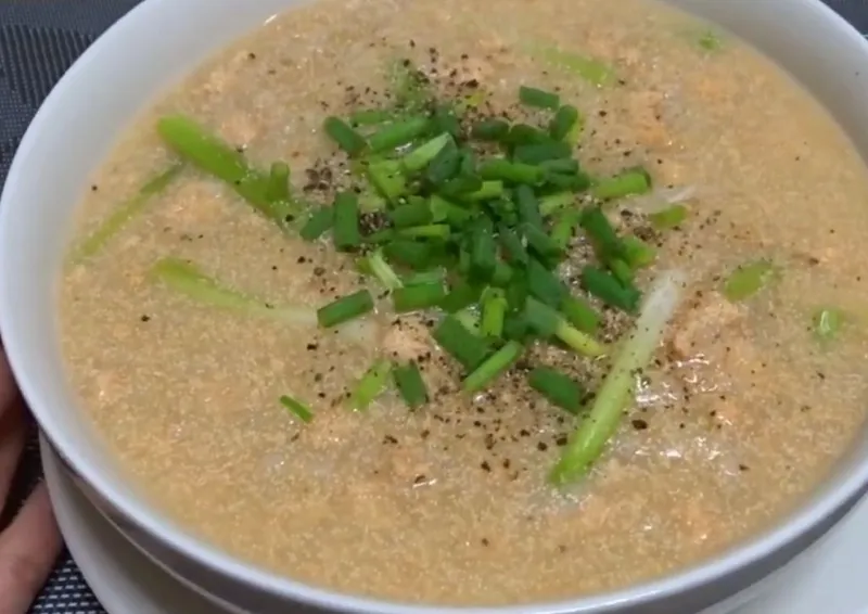 Mẹ cần lưu ý liều lượng phù hợp khi áp dụng cách nấu cháo trứng cá chép