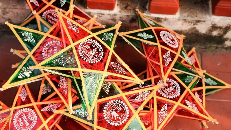 Các câu hỏi về dụng cụ làm lồng đèn