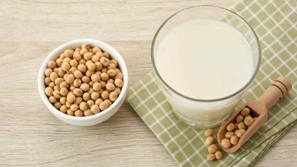 Duy trì thói quen uống sữa đậu nành hàng ngày giúp mang lại những lợi ích tuyệt vời cho cơ thể