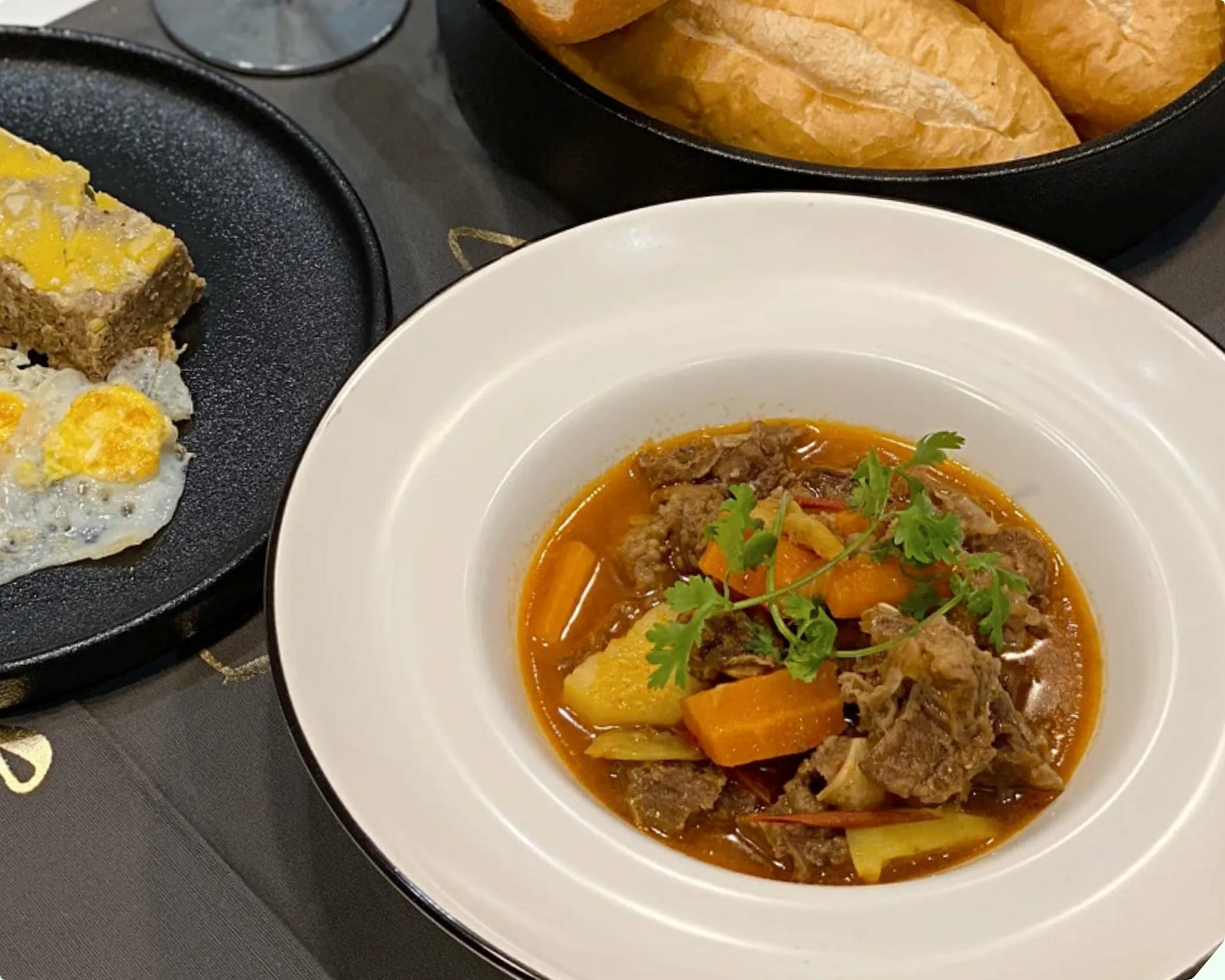 Đặc trưng hương vị miền Bắc trong cách nấu sốt vang bò đơn giản