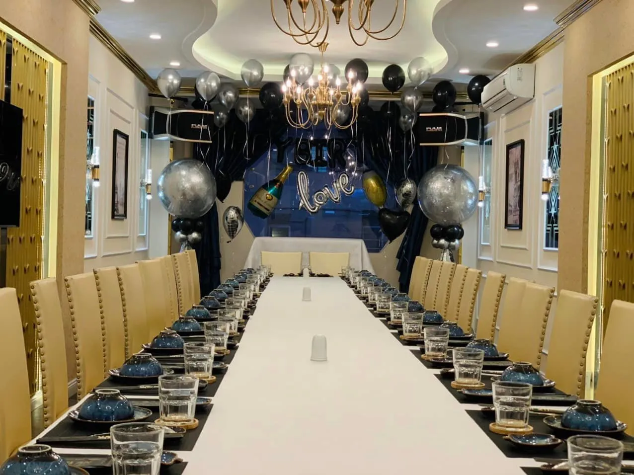 Không gian trong nhà của Ốc Nhi 2N thích hợp để tổ chức tiệc