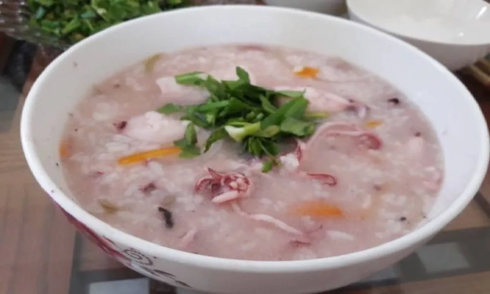 Cháo mực đơn giản