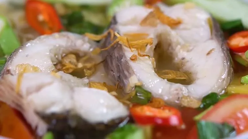 món canh chua cá lóc miền Trung