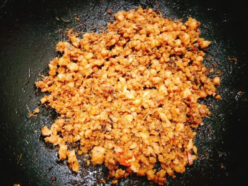 Xào cá lóc với hành tỏi thơm phức