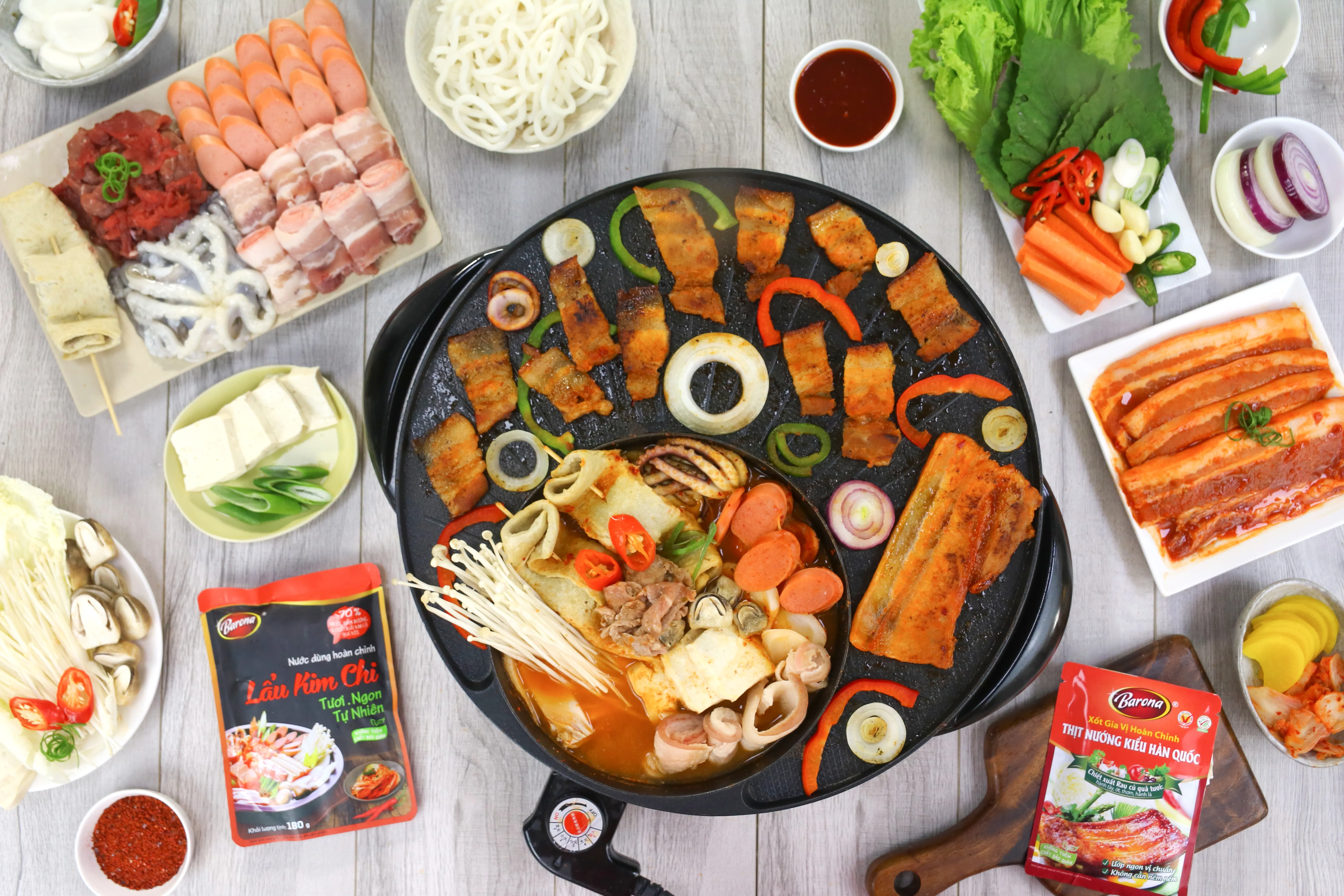 Hình ảnh minh họa nồi lẩu Kim chi nóng hổi ăn kèm thịt nướng chuẩn vị Hàn