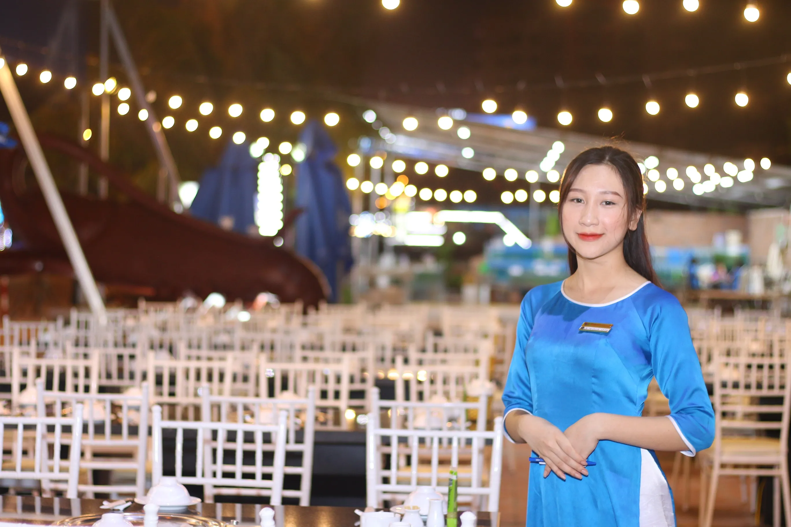 Đội ngũ nhân viên phục vụ tận tâm tại thế giới hải sản sầm sơn