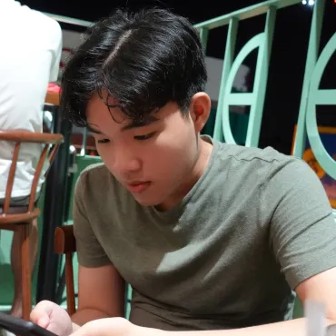 Đánh giá từ khách hàng Hoàng về trải nghiệm mì cay