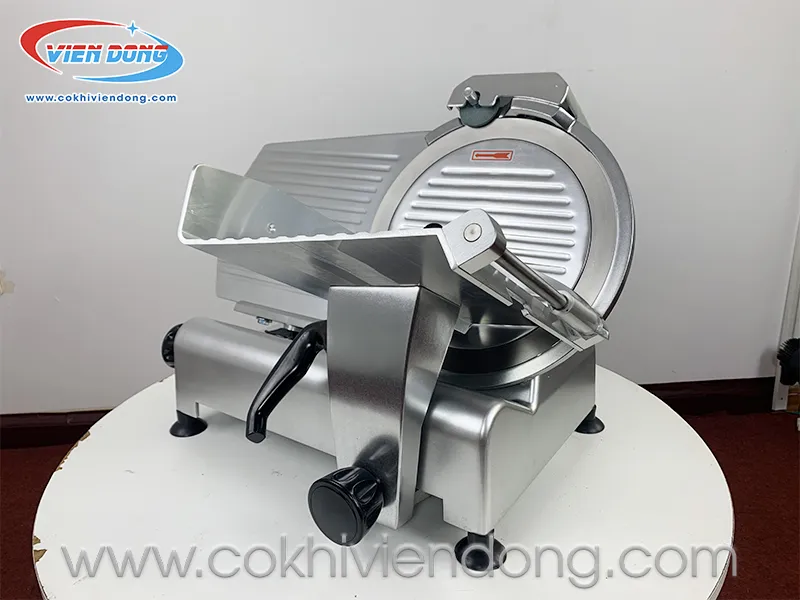 Các dòng máy thái thịt bò quán phở tại showroom