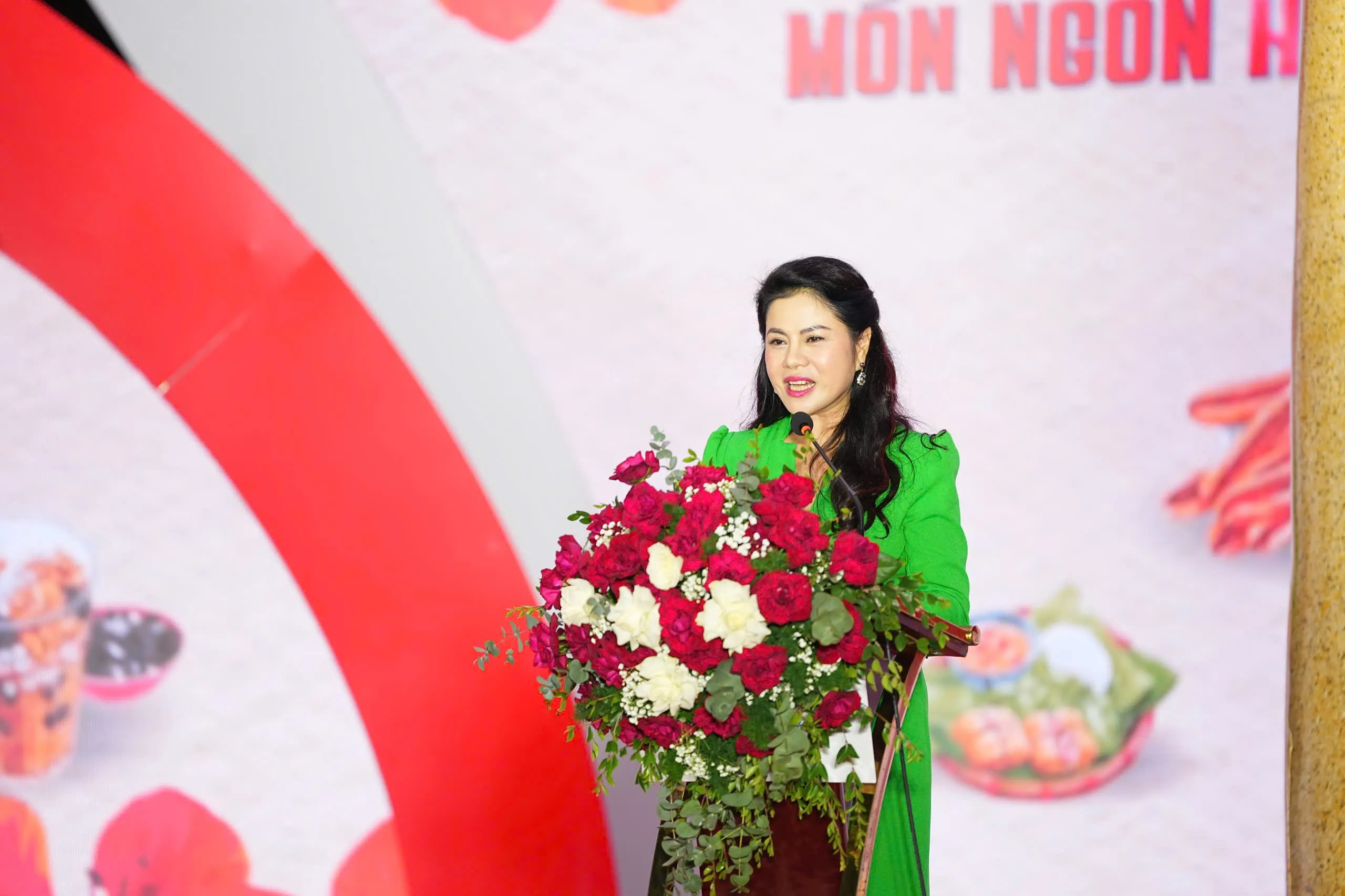 Giám đốc Sở Văn hóa và Thể thao Hải Phòng phát biểu tại sự kiện văn hóa ẩm thực trọng điểm.