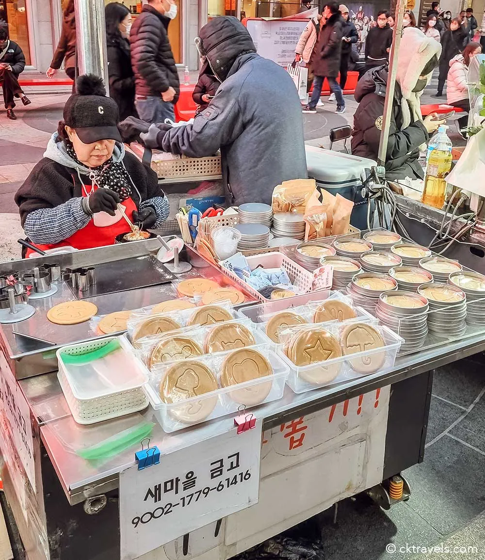 South Korean Honeycomb candy (Dalgona or Ppopgi)