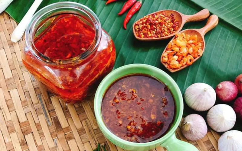 Cách tự làm sa tế tôm cay tại nhà để ướp thịt nướng.