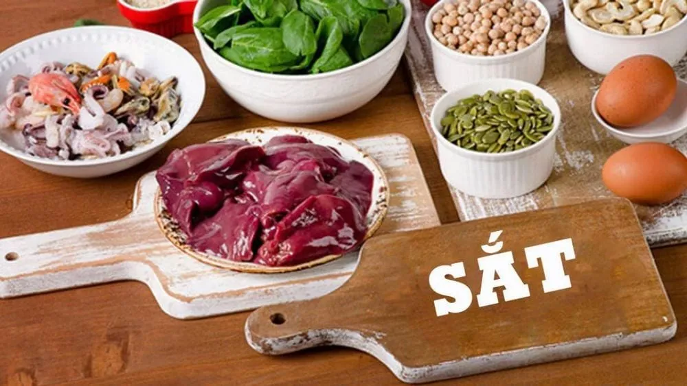 Thực phẩm giàu sắt nên được bổ sung vào thực đơn ăn dặm cho bé 7 tháng