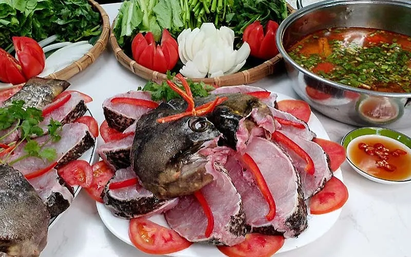 Lẩu cá bống mú chua cay ngon